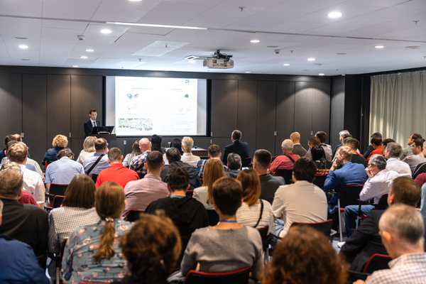 The business program of the exhibition is on September 23–24.
